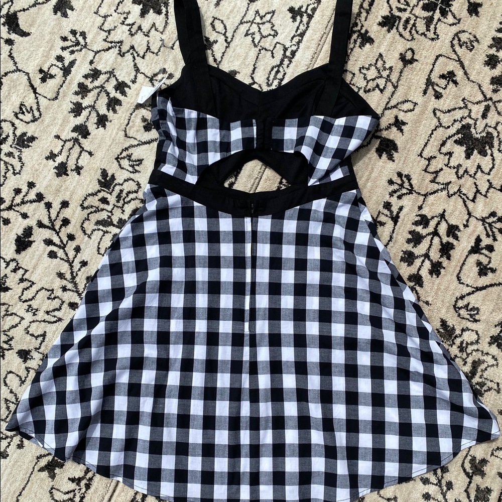 NWT CR Patterned Cutout Dress!✨